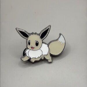 Pokémon Go Premium Black Cream Eevee Collectors Pin